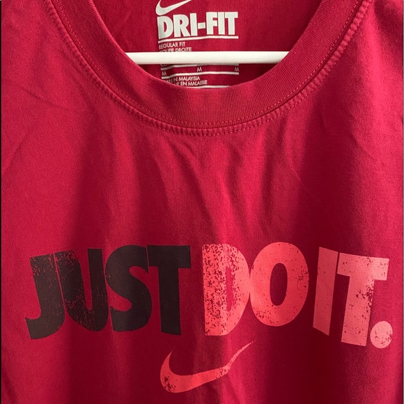 nike tshirt - Picture 2 of 3
